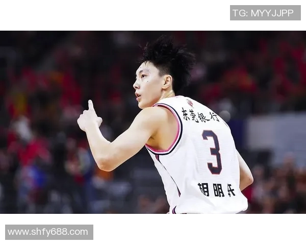 胡明轩：从青涩少年到篮球场上的璀璨明星之路揭秘